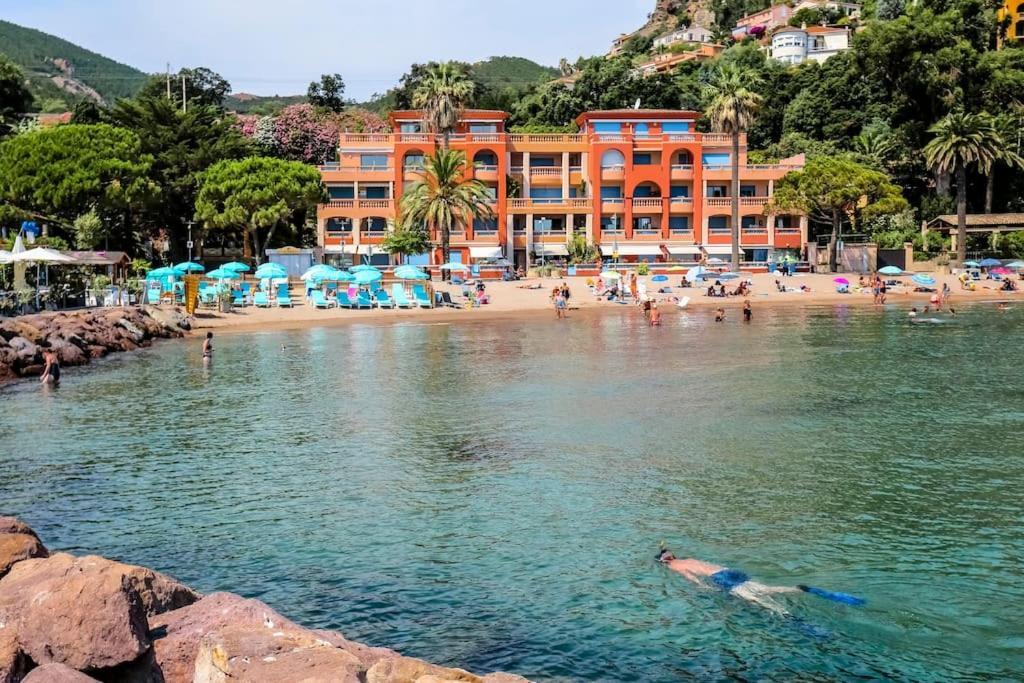 French Riviera 1 Bedroom On The Beach Facing Cannes Theoule-sur-Mer Exterior photo